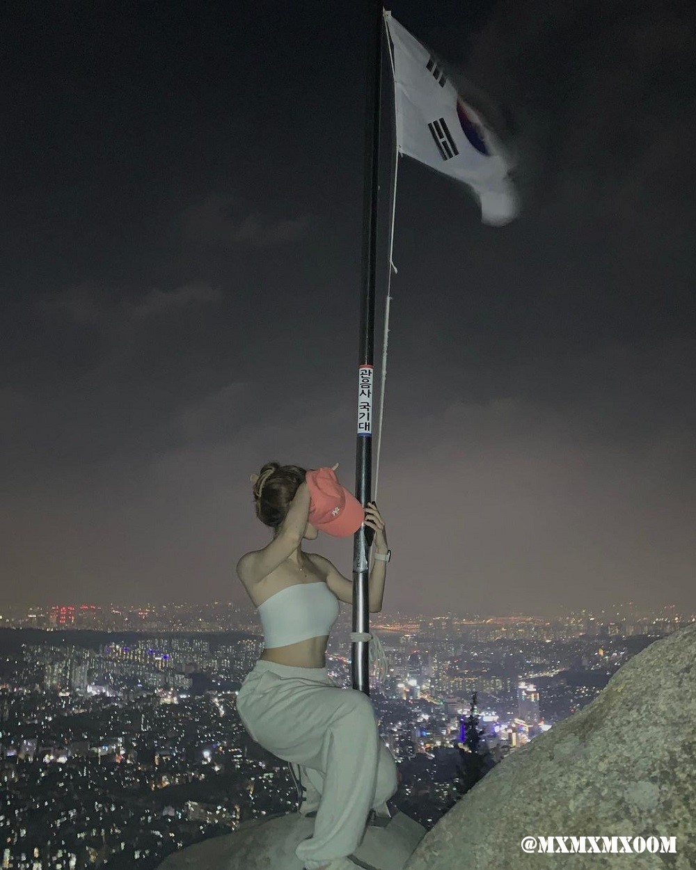 @mxmxmx00m.jpg